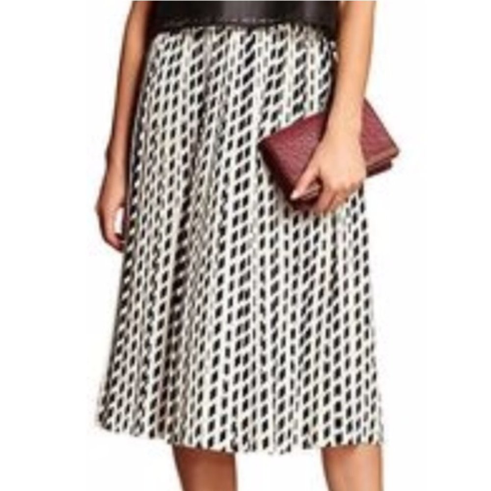Banana Republic Factory Pleated Skirt Sz SM EUC